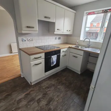 Brecon Gardens 4 Bedroom Group * South Bank