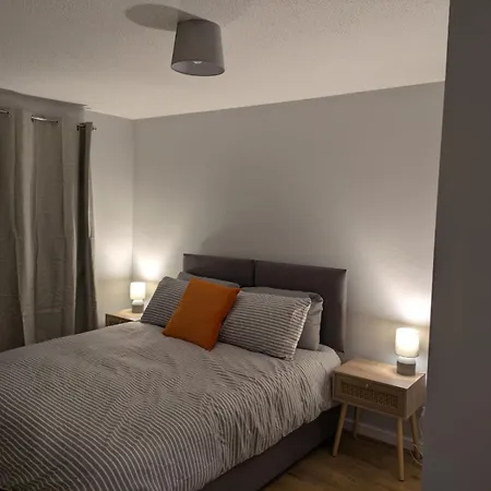 Brecon Gardens 4 Bedroom Group South Bank